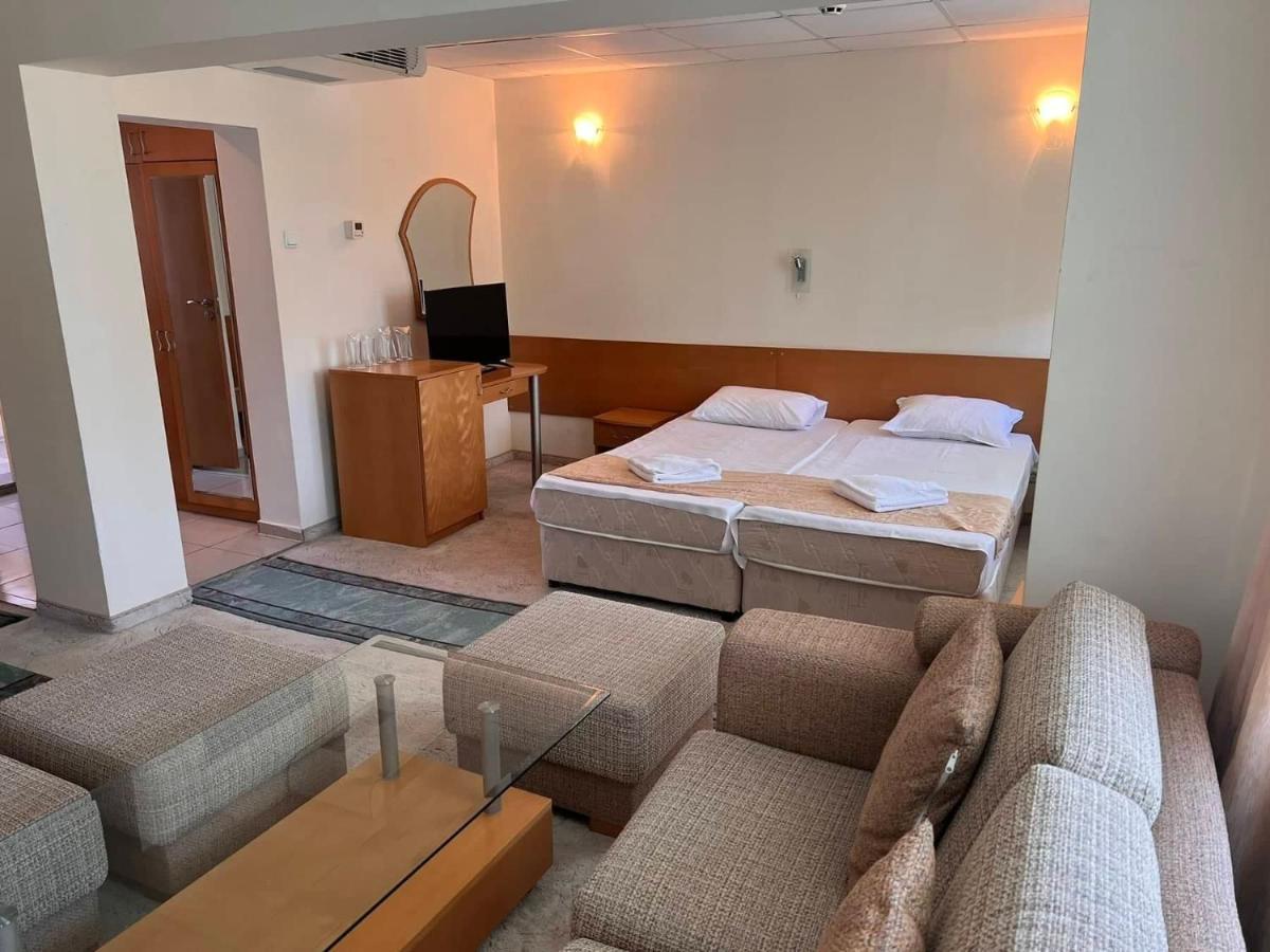 Хотел Диамант Hotel Diamond 巴尔奇克 外观 照片